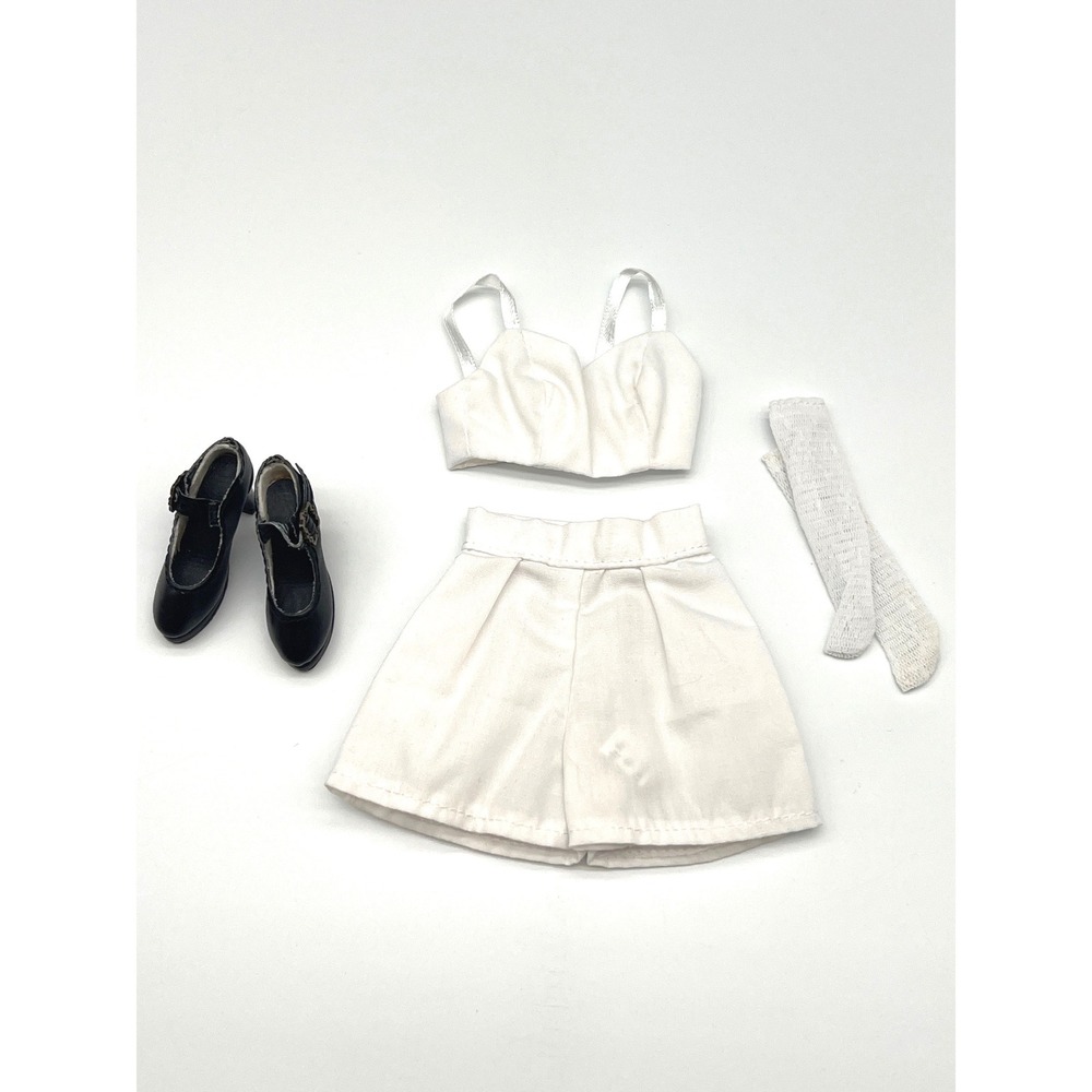 Tonner 16" Amber Stanhope "Essential Amber" Outfit Only